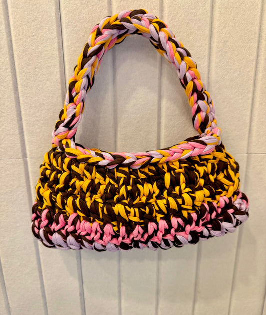 Trendy chunky crochet bag