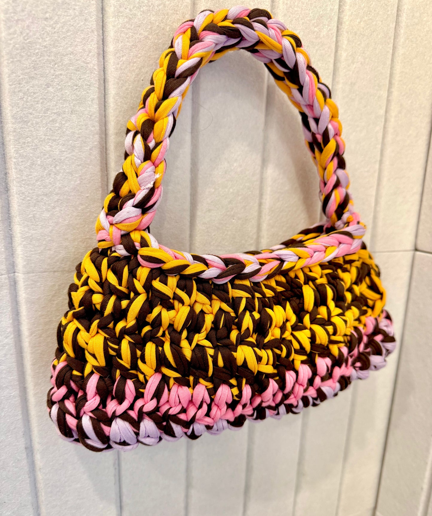 Trendy chunky crochet bag